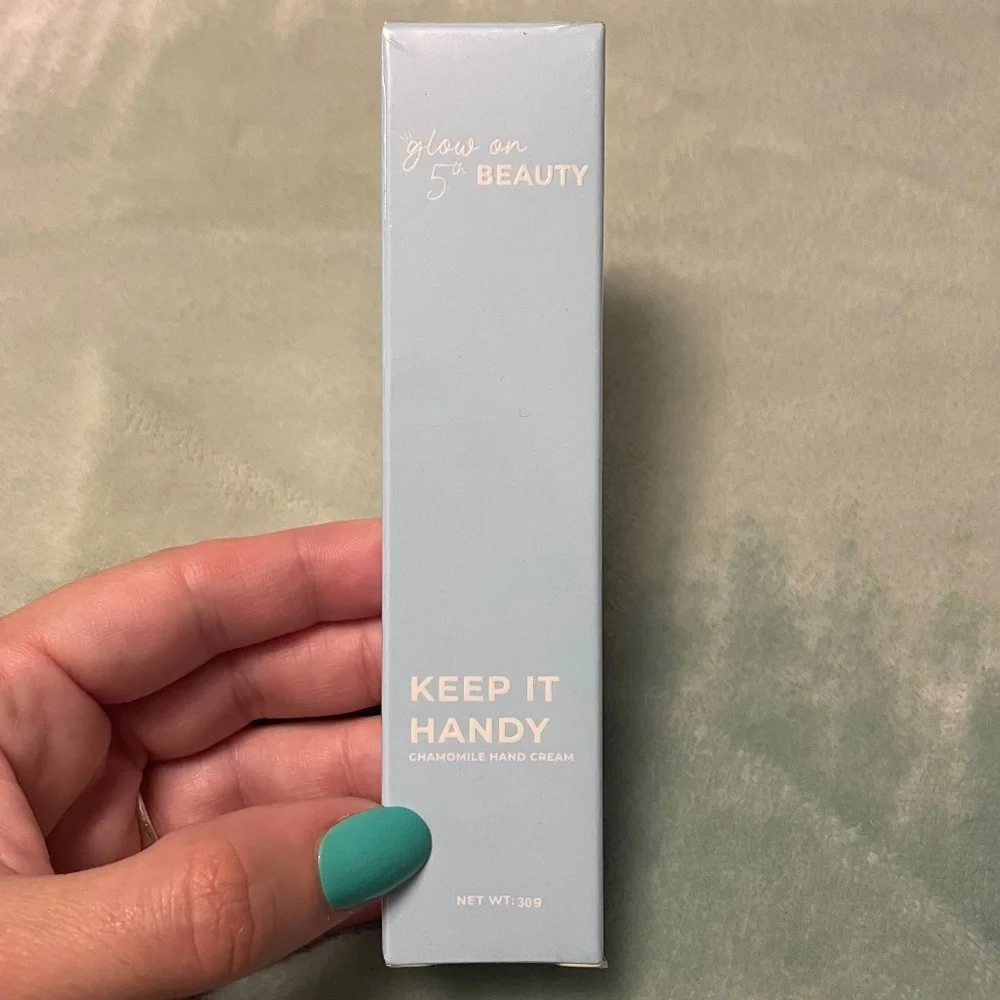 Glow on 5th Simply Glowing Vitamin C Serum & Keep It Handy Hand Cream - BUNDLE - Picture 3 of 10
